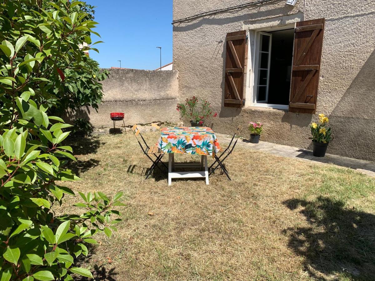 Joli Studio En Rez-De-Chaussee Pradines  Bagian luar foto